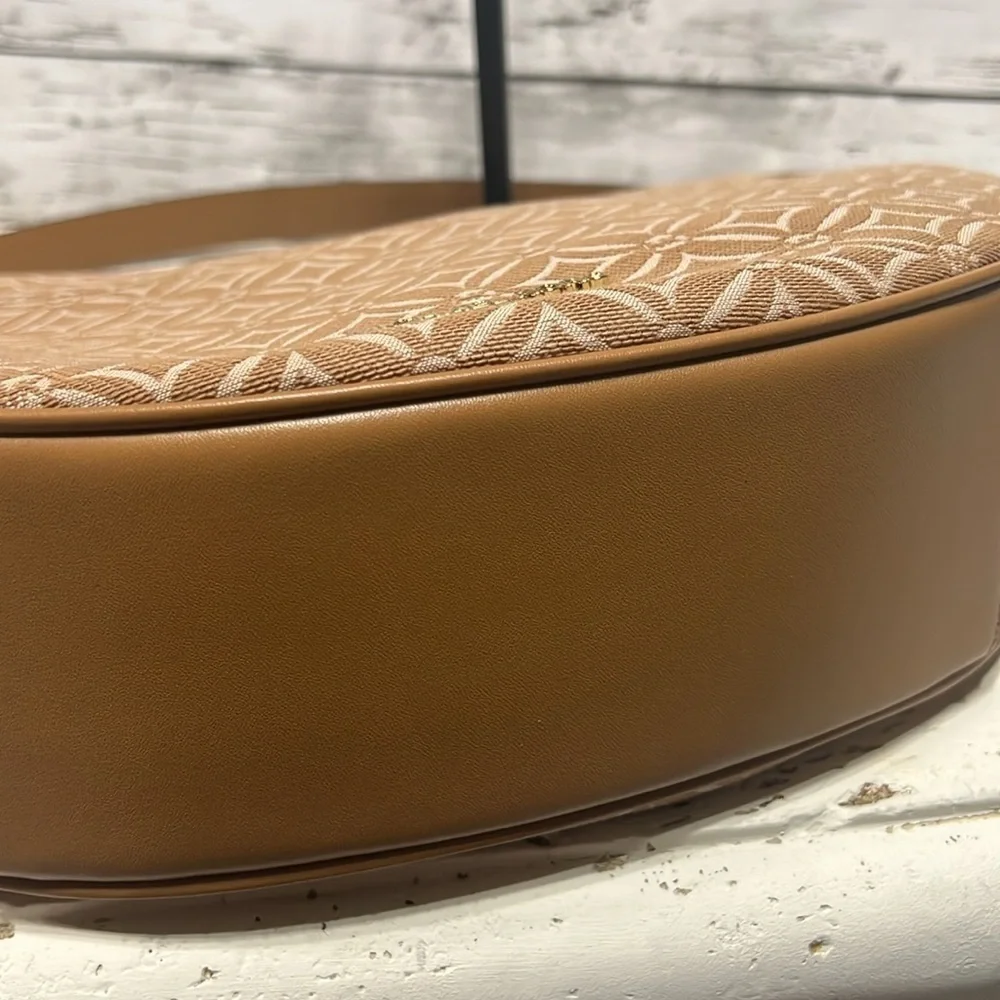 MICHAEL KORS LARGE HALF MOON SHOULDER BAG HOBO